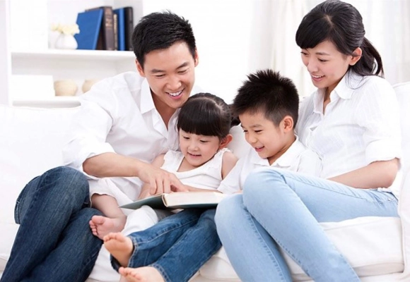 Nhà giàu vung tiền cho con hưởng mọi nguồn lực giáo dục tốt nhất, còn với gia đình bình thường đâu là cách giáo dục ưu việt nhất - Giáo sư Harvard và các nhà tâm lý học hợp sức đưa đáp án!