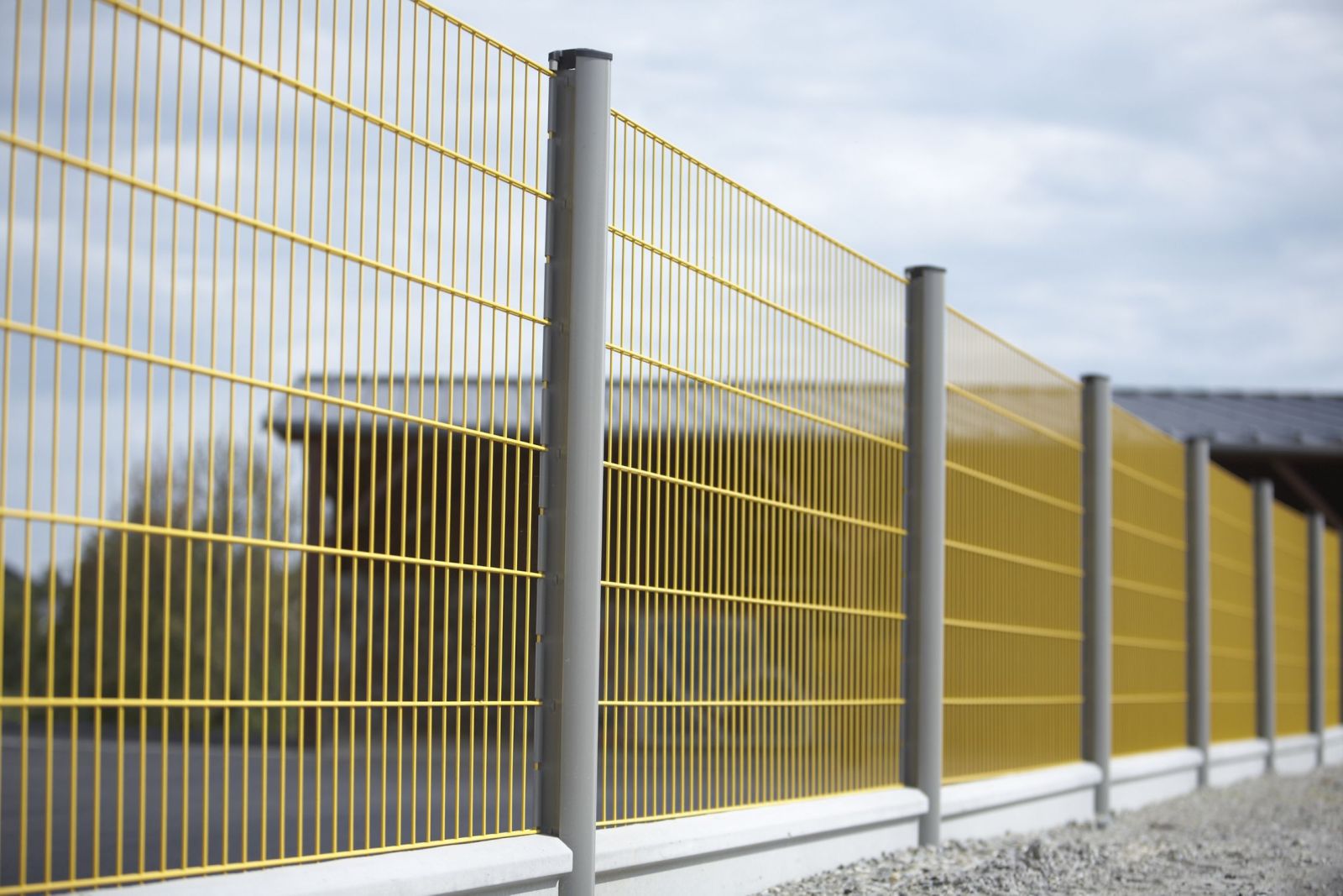 hang rao luoi han ma kem