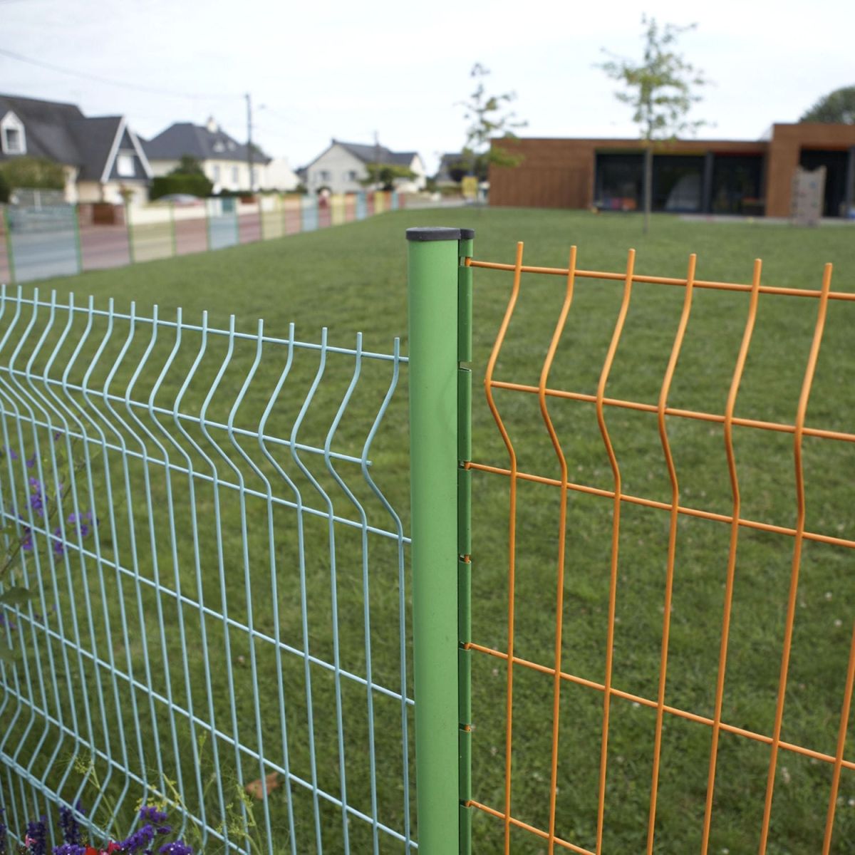 luoi thep han son tinh dien lam hang rao